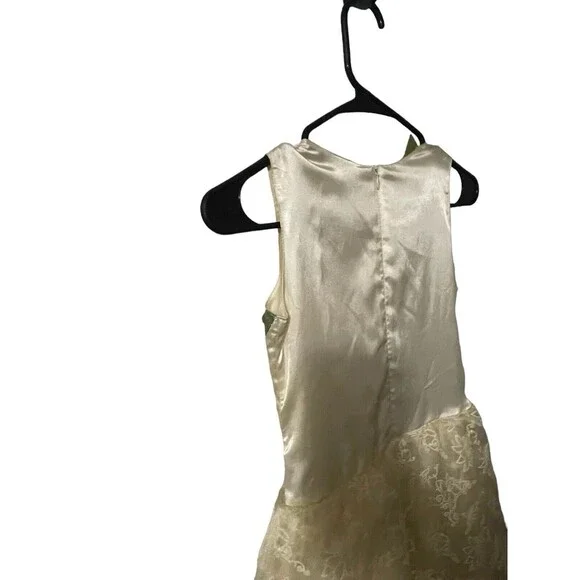 strapless open back dress Princess Bride Kissing Frog Prince Figurine main image 0